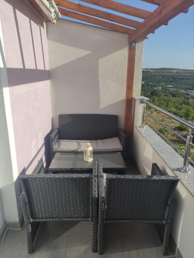 Apartmani Ima Rovanjska Exteriör bild